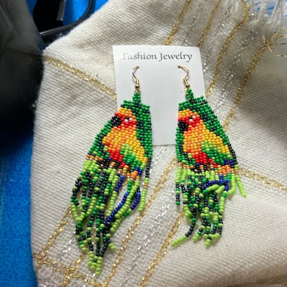 Fashion Jewelry Jewelry - Parrot beaded earrings very colorful